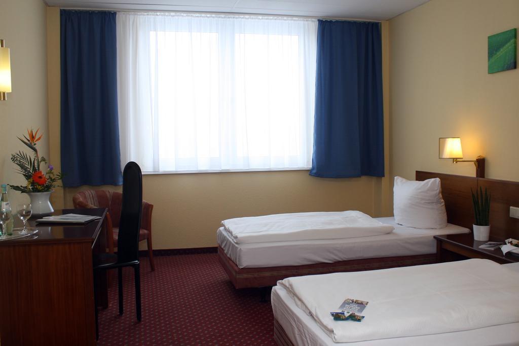 Quick Hotel Dresden West 凯赛尔多夫 外观 照片
