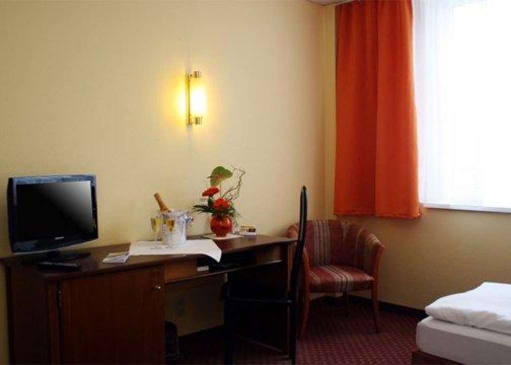 Quick Hotel Dresden West 凯赛尔多夫 外观 照片